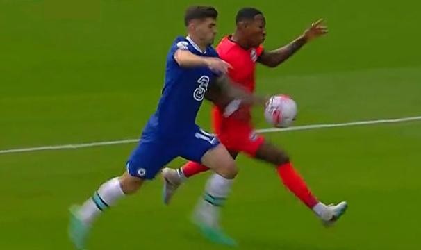 足球直播免费视频直播-老倒霉蛋布莱顿再遇误判，裁判公司这次不道歉